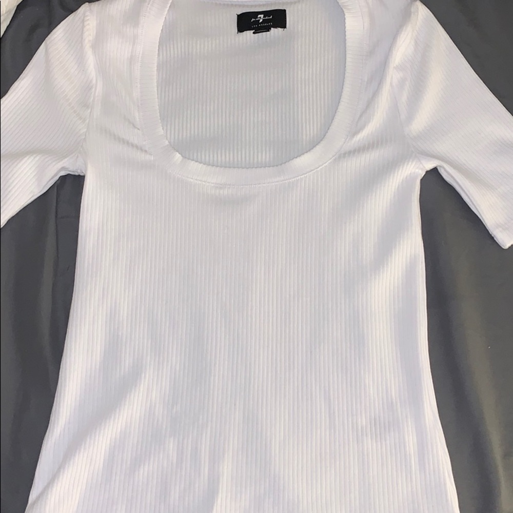 Brand new, never worn but does not have tags.